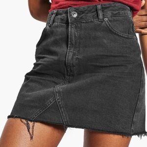 NWOT Topshop Raw Hem Black Denim Mini Moto Skirt